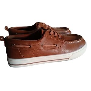 Boat Shoes Brown w/White Sole Stretch Laces No Tie